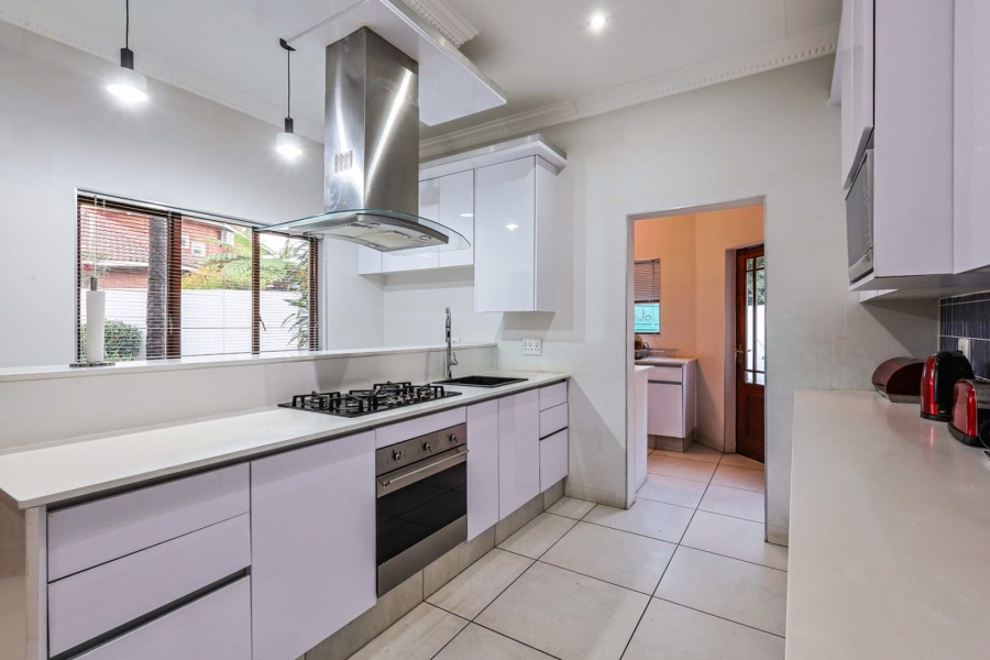To Let 4 Bedroom Property for Rent in Woodhill Estate Gauteng