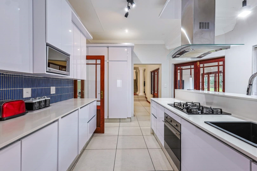 To Let 4 Bedroom Property for Rent in Woodhill Estate Gauteng