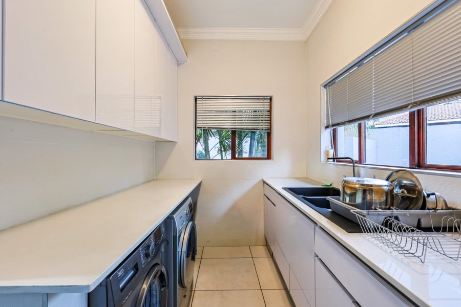 To Let 4 Bedroom Property for Rent in Woodhill Estate Gauteng