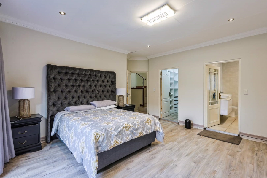 To Let 4 Bedroom Property for Rent in Woodhill Estate Gauteng