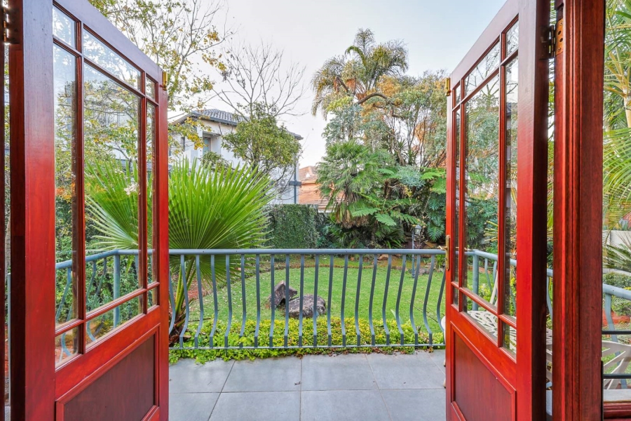 To Let 4 Bedroom Property for Rent in Woodhill Estate Gauteng