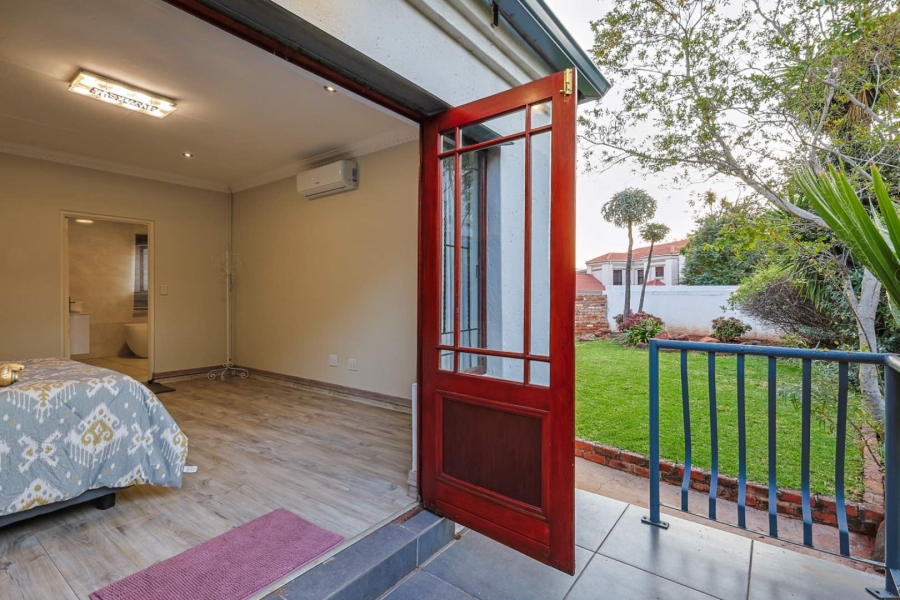 To Let 4 Bedroom Property for Rent in Woodhill Estate Gauteng