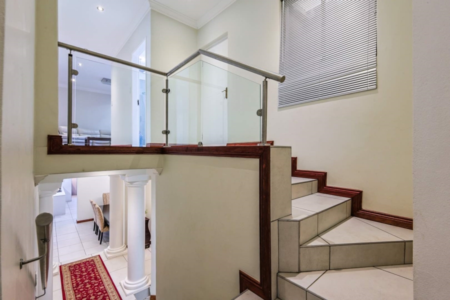 To Let 4 Bedroom Property for Rent in Woodhill Estate Gauteng