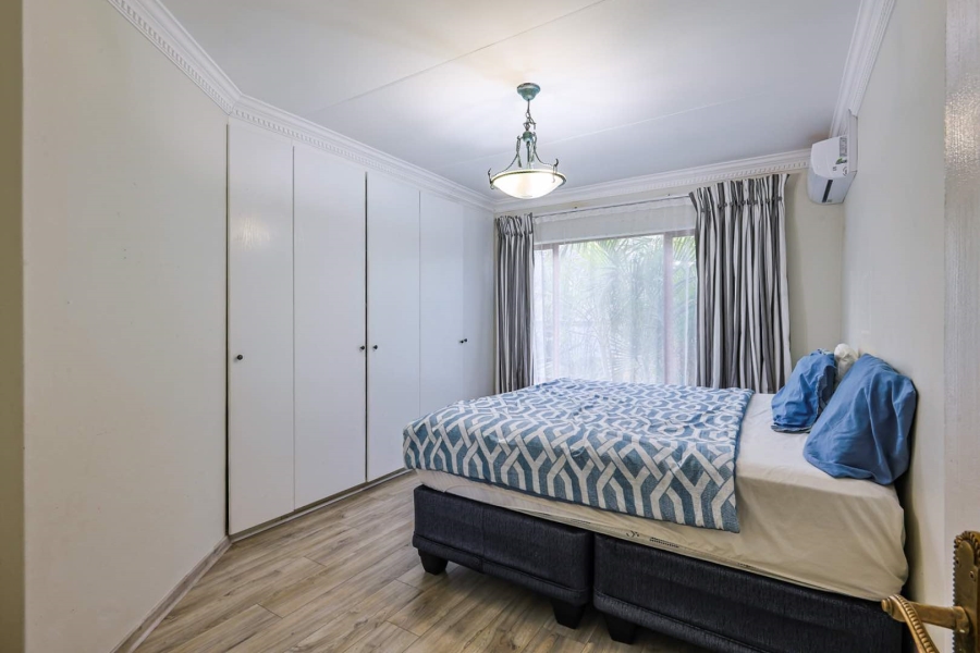 To Let 4 Bedroom Property for Rent in Woodhill Estate Gauteng