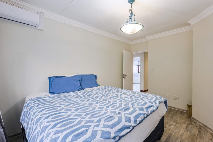 To Let 4 Bedroom Property for Rent in Woodhill Estate Gauteng