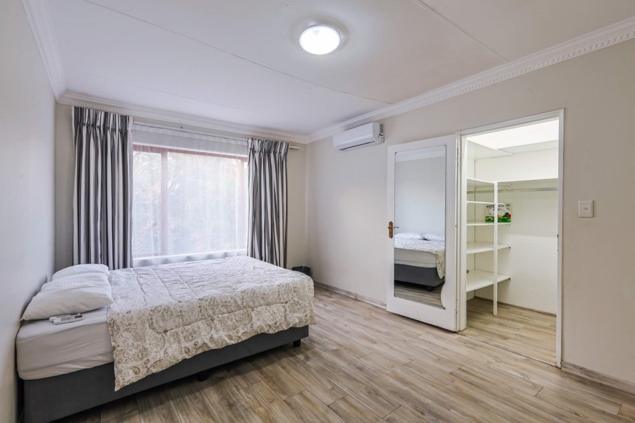 To Let 4 Bedroom Property for Rent in Woodhill Estate Gauteng