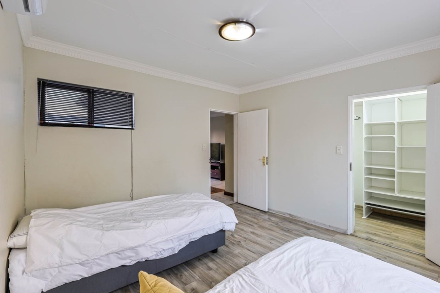 To Let 4 Bedroom Property for Rent in Woodhill Estate Gauteng