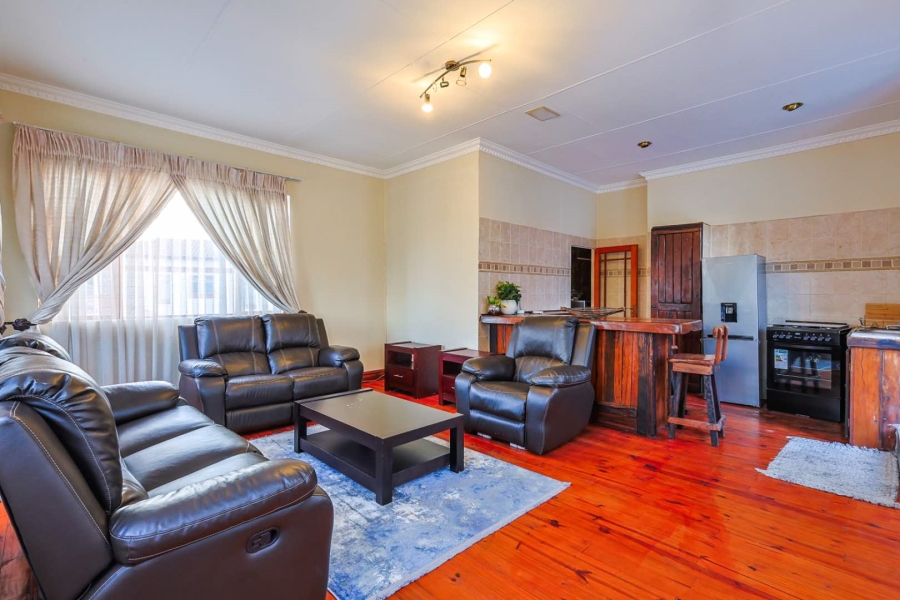 To Let 4 Bedroom Property for Rent in Woodhill Estate Gauteng