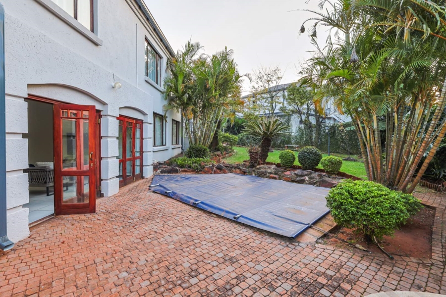 To Let 4 Bedroom Property for Rent in Woodhill Estate Gauteng
