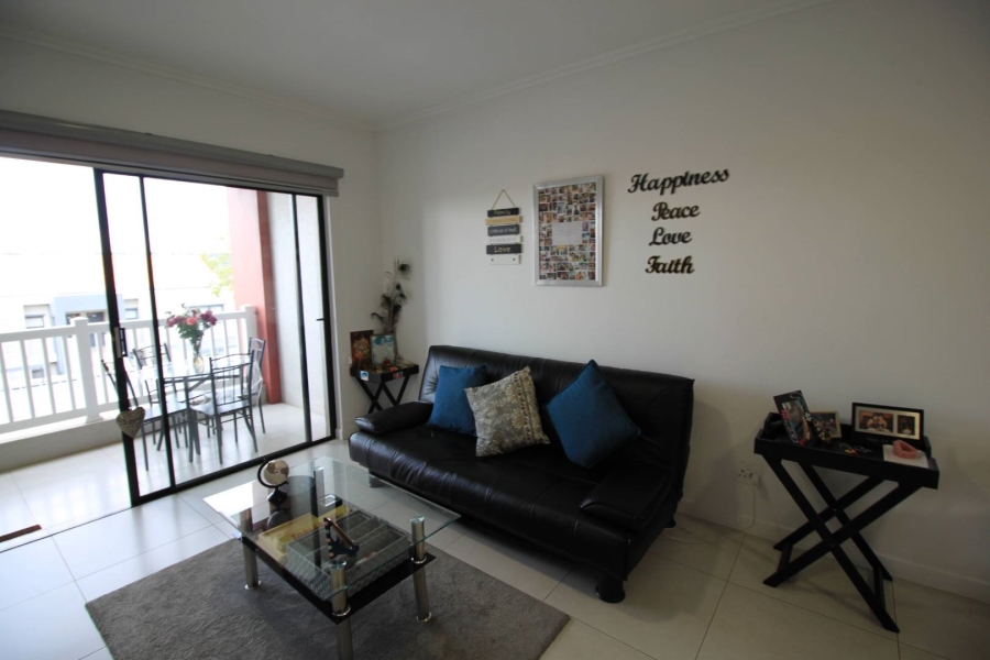 To Let 2 Bedroom Property for Rent in Beverley Gauteng