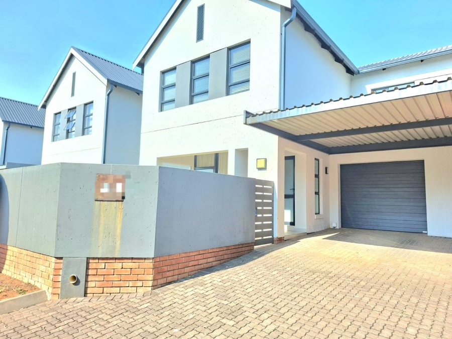 To Let 3 Bedroom Property for Rent in Pinehaven Gauteng