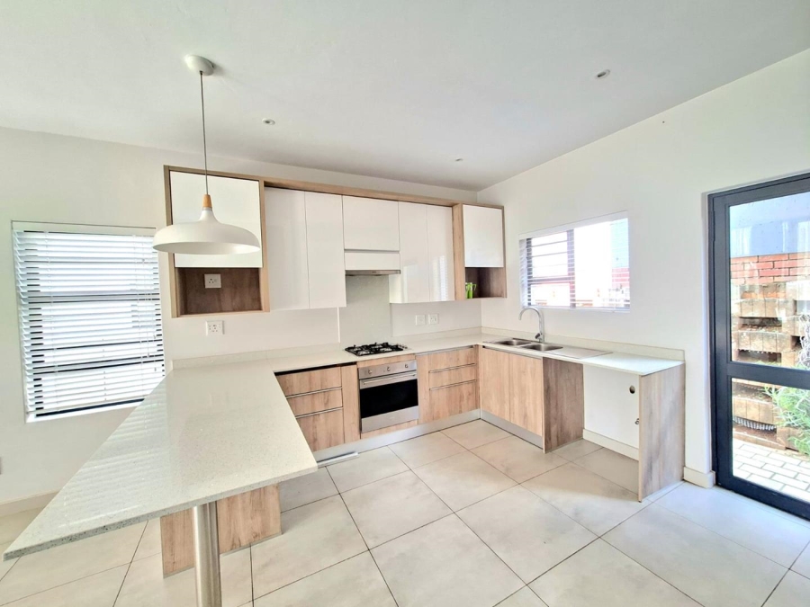 To Let 3 Bedroom Property for Rent in Pinehaven Gauteng