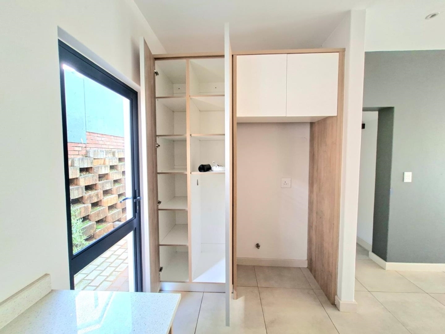 To Let 3 Bedroom Property for Rent in Pinehaven Gauteng
