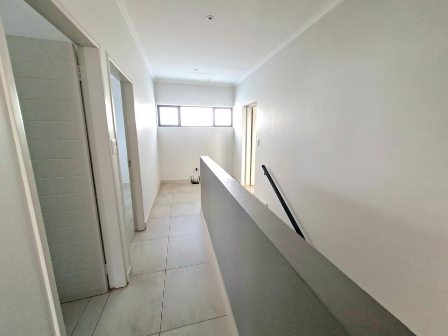 To Let 3 Bedroom Property for Rent in Pinehaven Gauteng