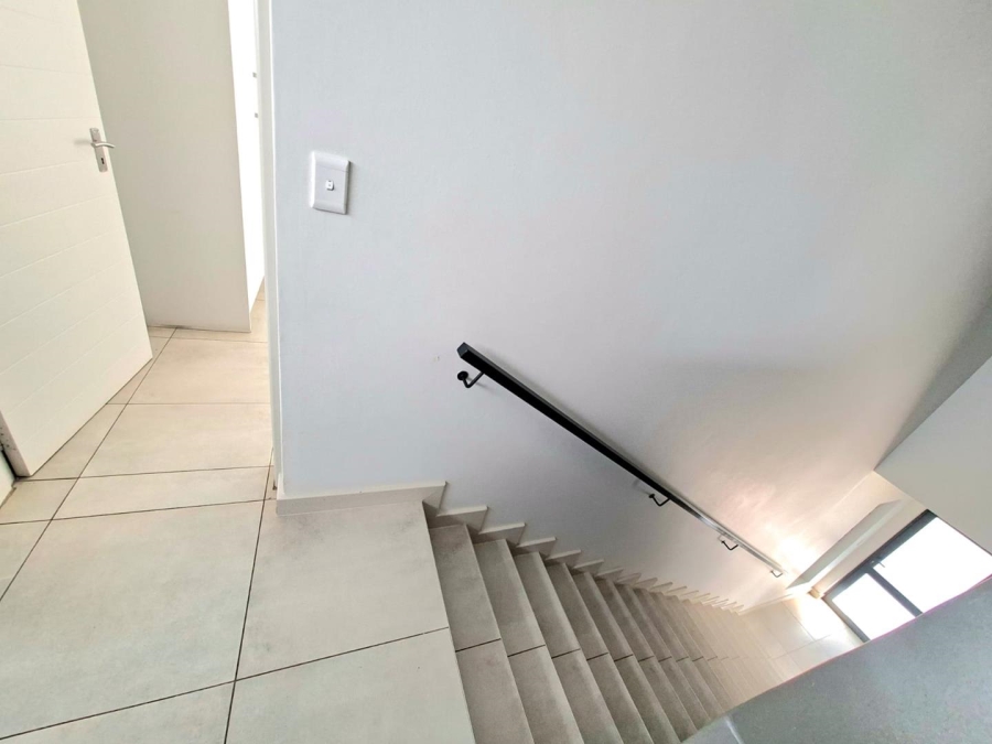 To Let 3 Bedroom Property for Rent in Pinehaven Gauteng