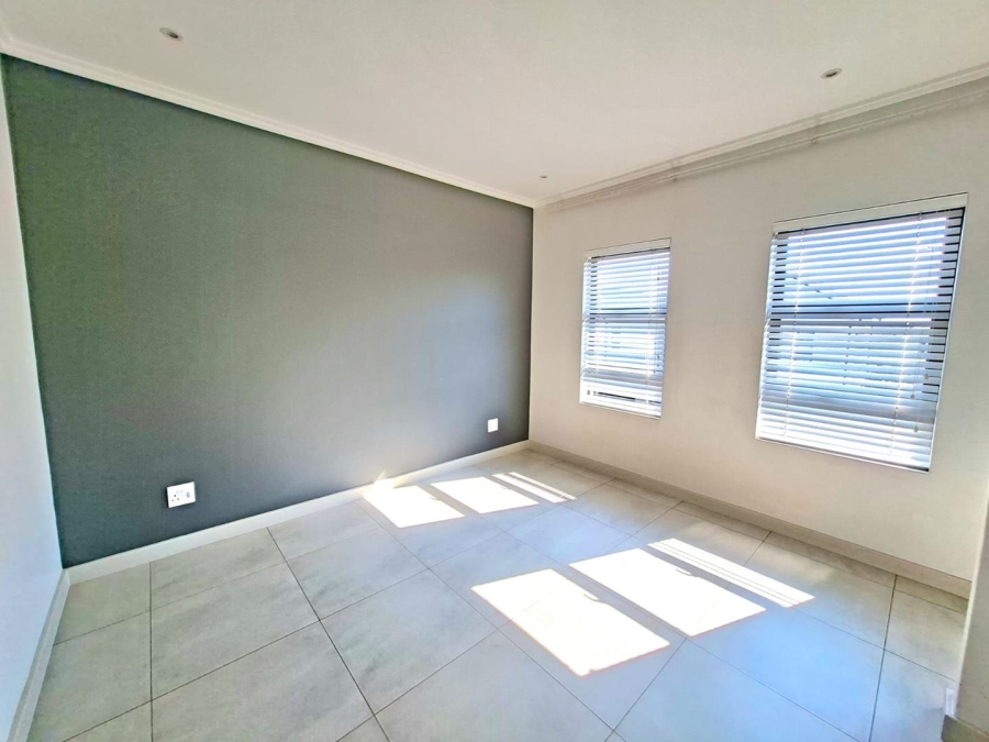 To Let 3 Bedroom Property for Rent in Pinehaven Gauteng