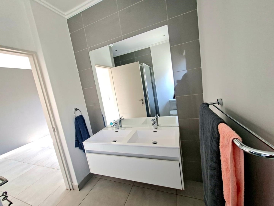 To Let 3 Bedroom Property for Rent in Pinehaven Gauteng