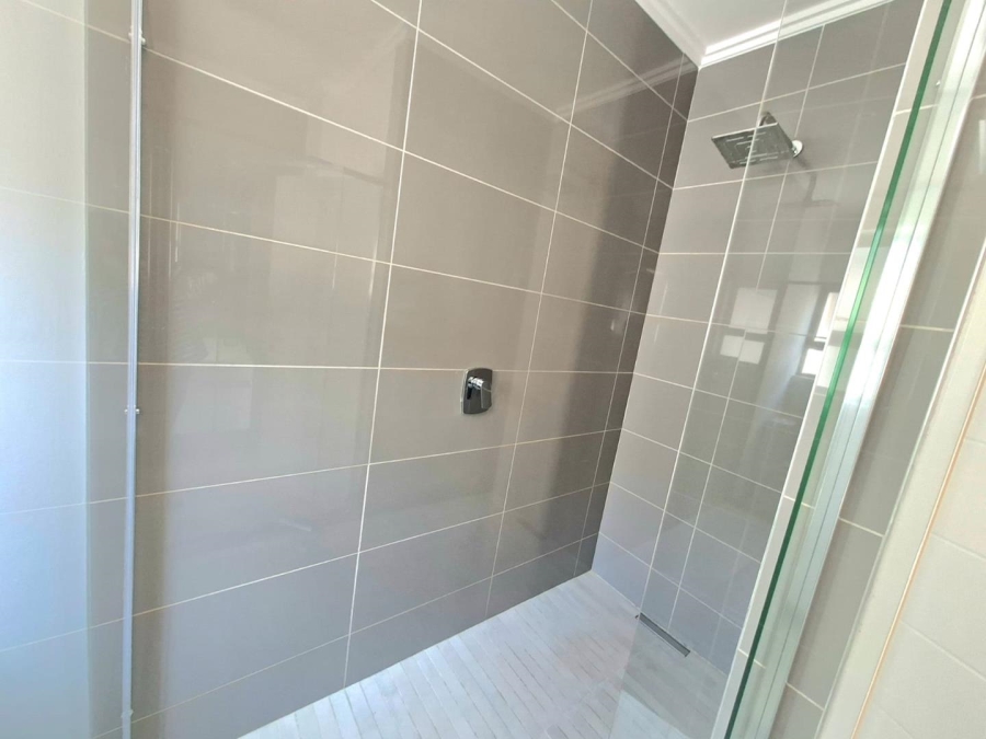 To Let 3 Bedroom Property for Rent in Pinehaven Gauteng