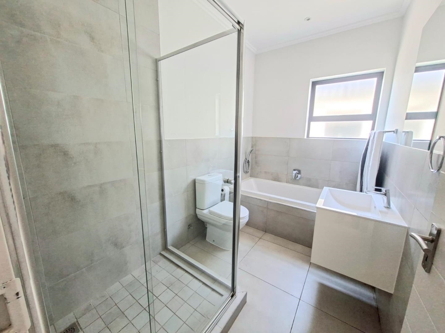 To Let 3 Bedroom Property for Rent in Pinehaven Gauteng