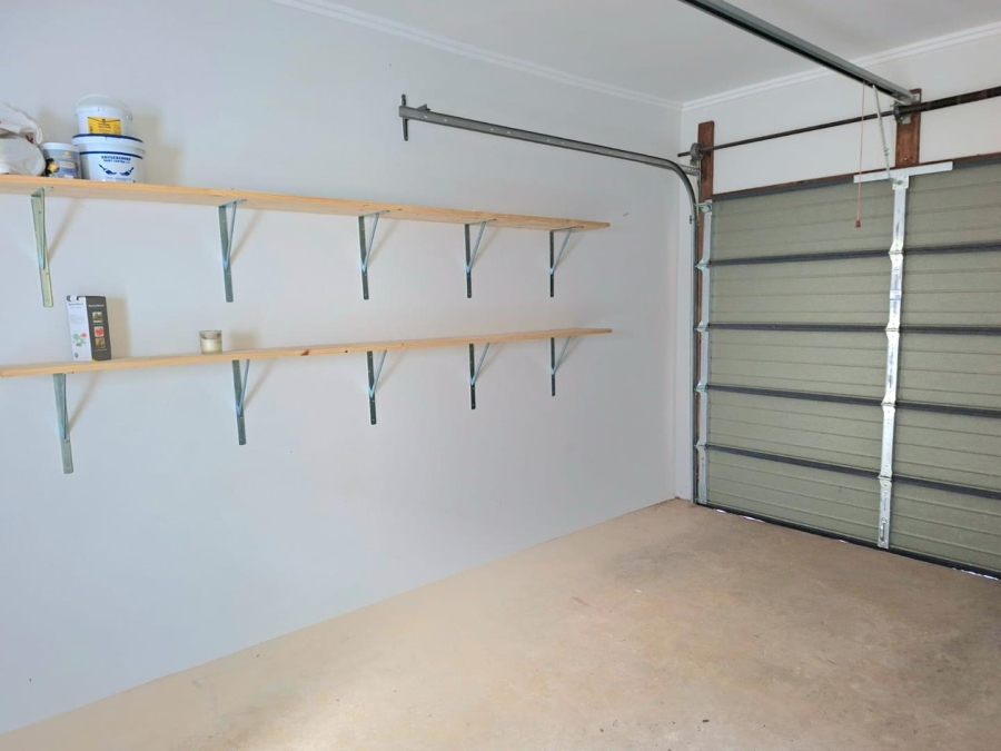 To Let 3 Bedroom Property for Rent in Pinehaven Gauteng