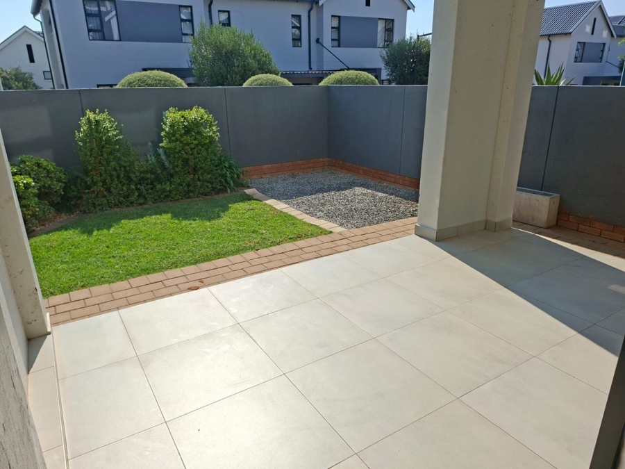 To Let 3 Bedroom Property for Rent in Pinehaven Gauteng