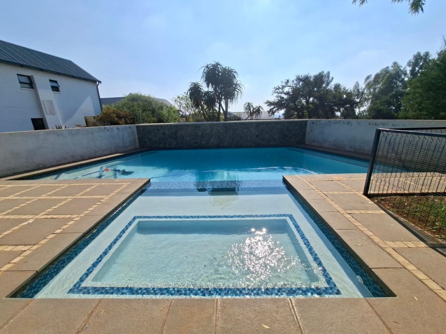 To Let 3 Bedroom Property for Rent in Pinehaven Gauteng
