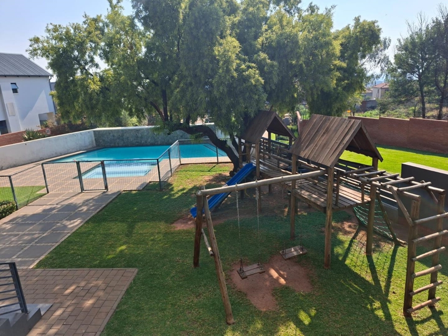 To Let 3 Bedroom Property for Rent in Pinehaven Gauteng