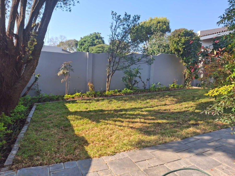 To Let 2 Bedroom Property for Rent in Sandown Gauteng