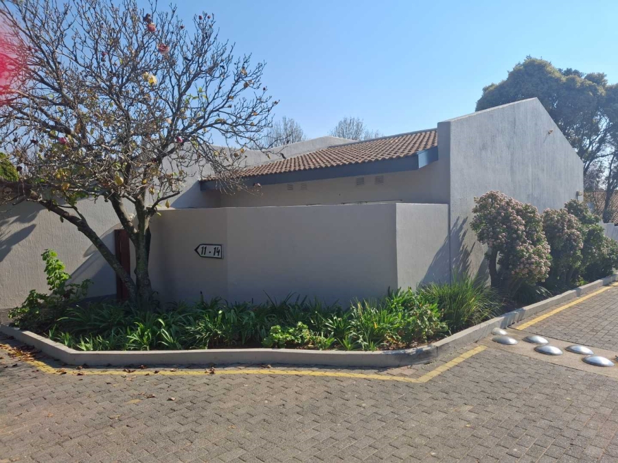 To Let 2 Bedroom Property for Rent in Sandown Gauteng