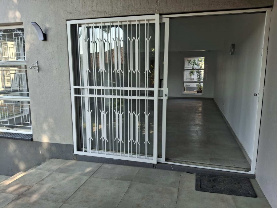 To Let 2 Bedroom Property for Rent in Sandown Gauteng