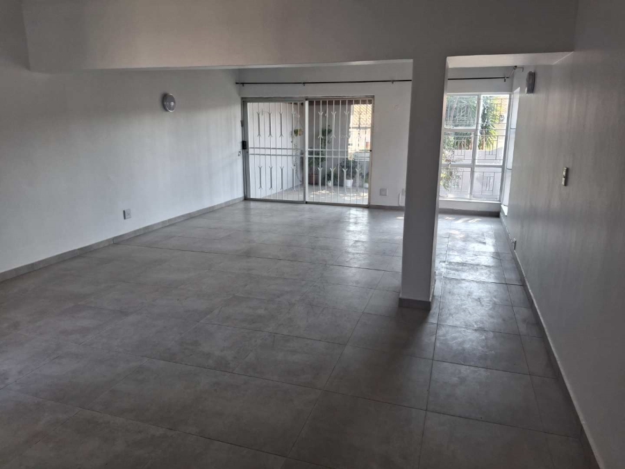 To Let 2 Bedroom Property for Rent in Sandown Gauteng