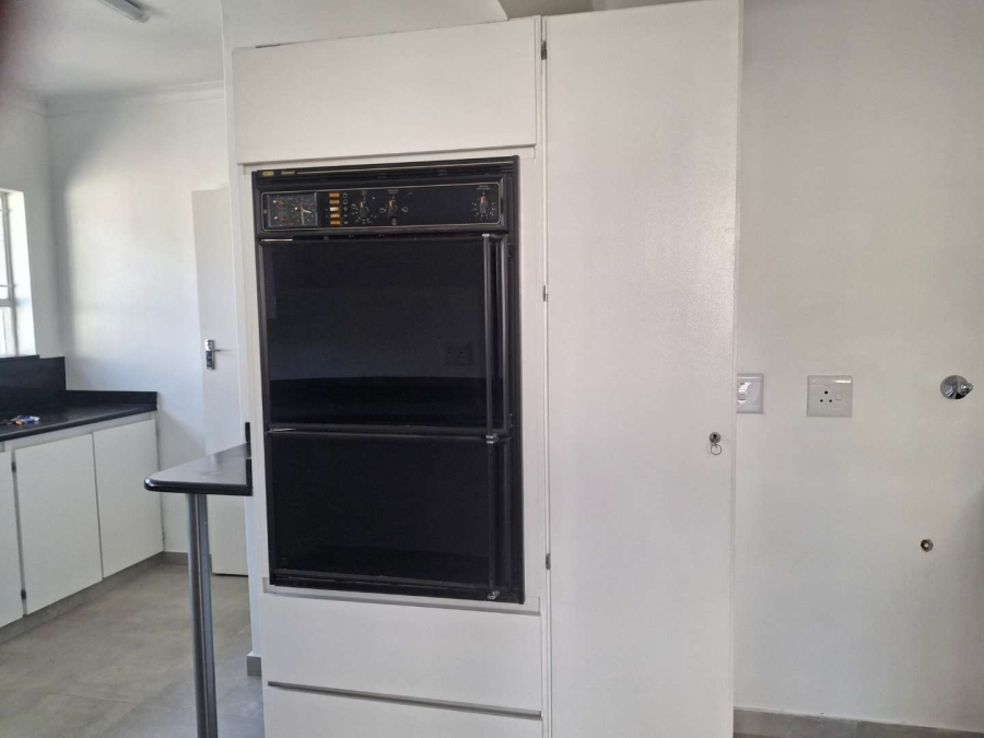 To Let 2 Bedroom Property for Rent in Sandown Gauteng