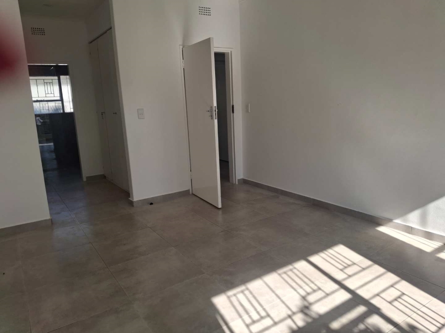To Let 2 Bedroom Property for Rent in Sandown Gauteng