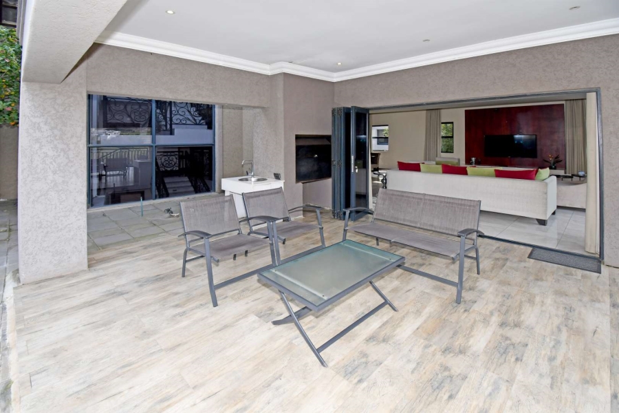 6 Bedroom Property for Sale in Blue Valley Golf Estate Gauteng