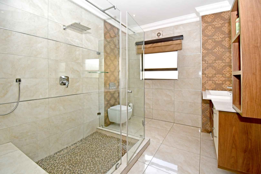 6 Bedroom Property for Sale in Blue Valley Golf Estate Gauteng