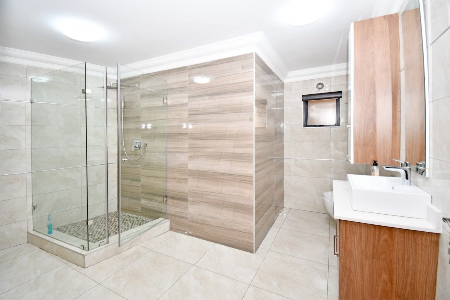 6 Bedroom Property for Sale in Blue Valley Golf Estate Gauteng