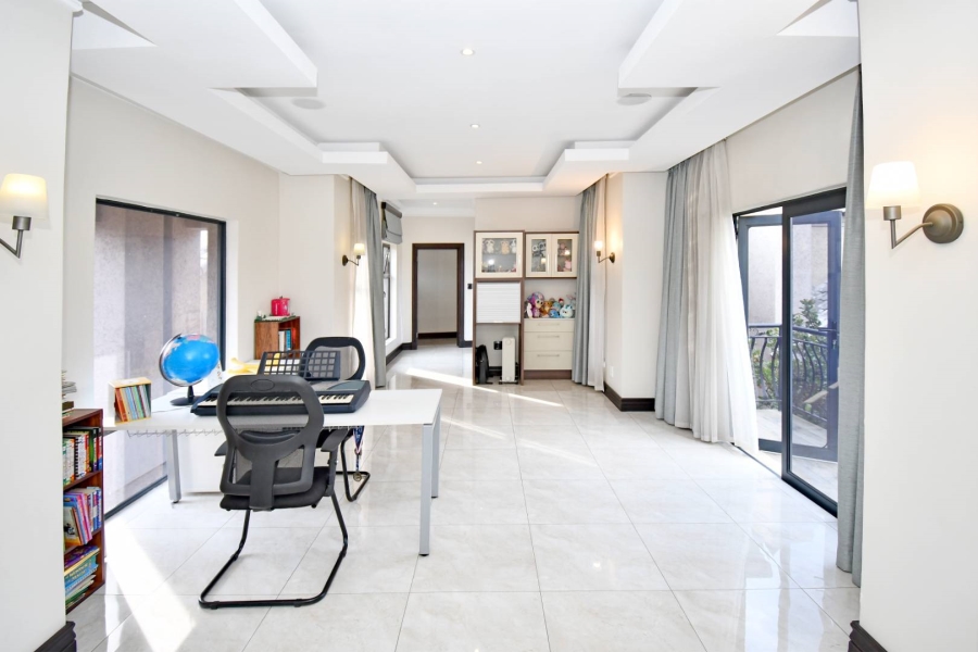 6 Bedroom Property for Sale in Blue Valley Golf Estate Gauteng
