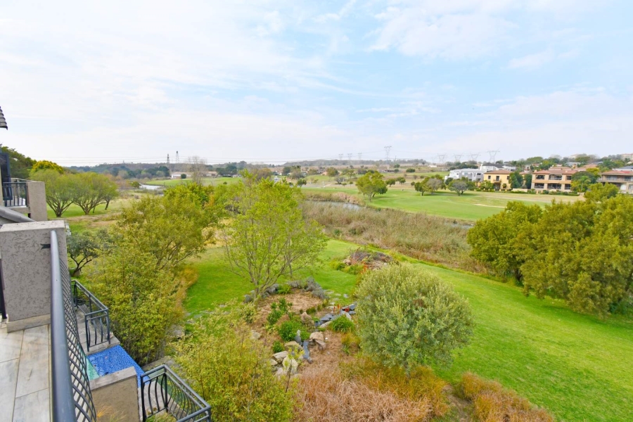 6 Bedroom Property for Sale in Blue Valley Golf Estate Gauteng