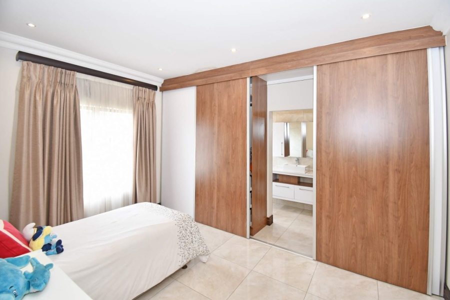 6 Bedroom Property for Sale in Blue Valley Golf Estate Gauteng