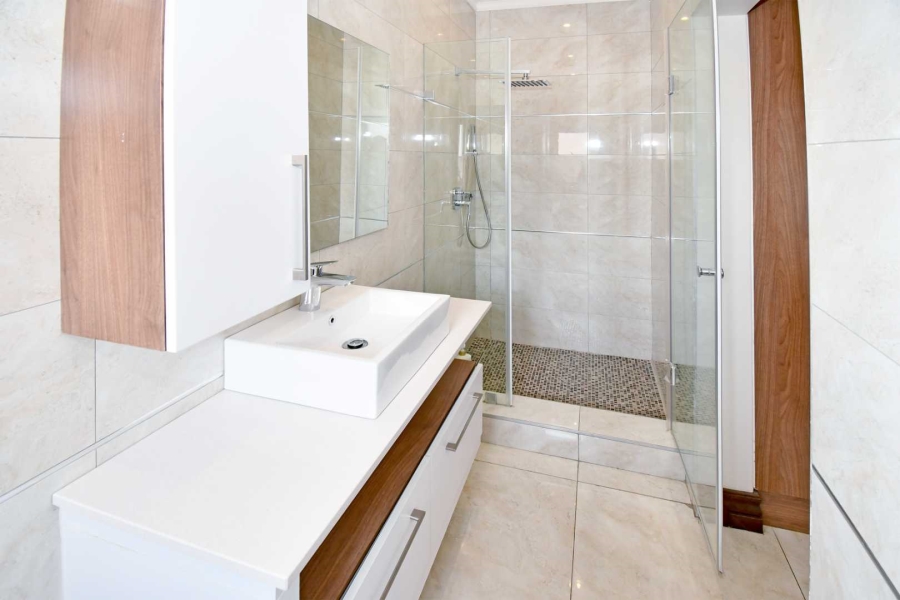 6 Bedroom Property for Sale in Blue Valley Golf Estate Gauteng