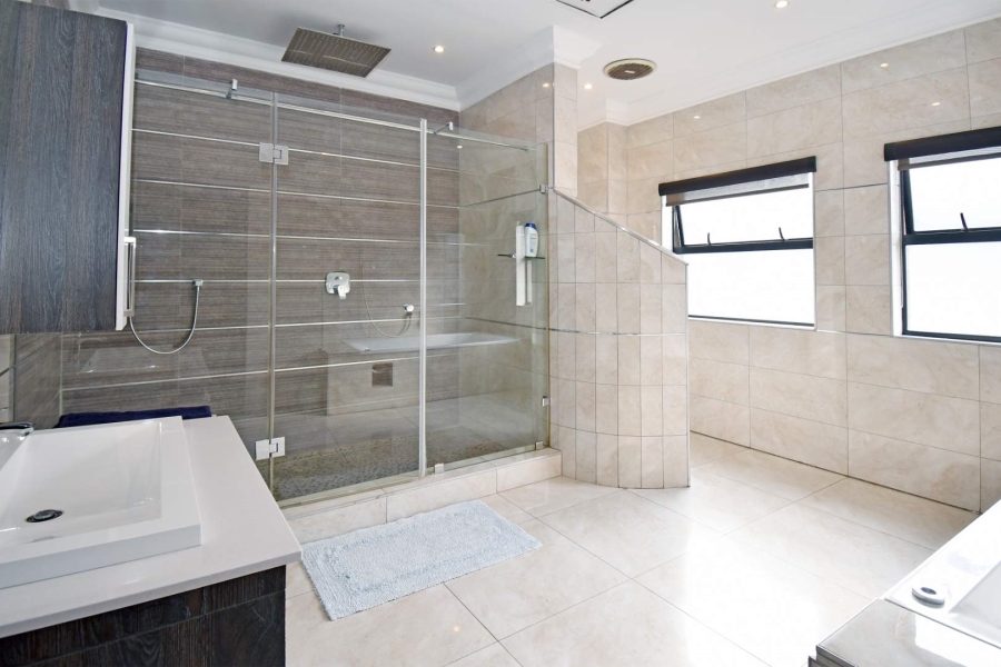 6 Bedroom Property for Sale in Blue Valley Golf Estate Gauteng