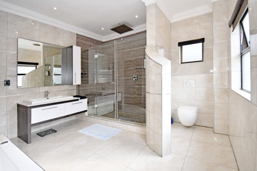 6 Bedroom Property for Sale in Blue Valley Golf Estate Gauteng