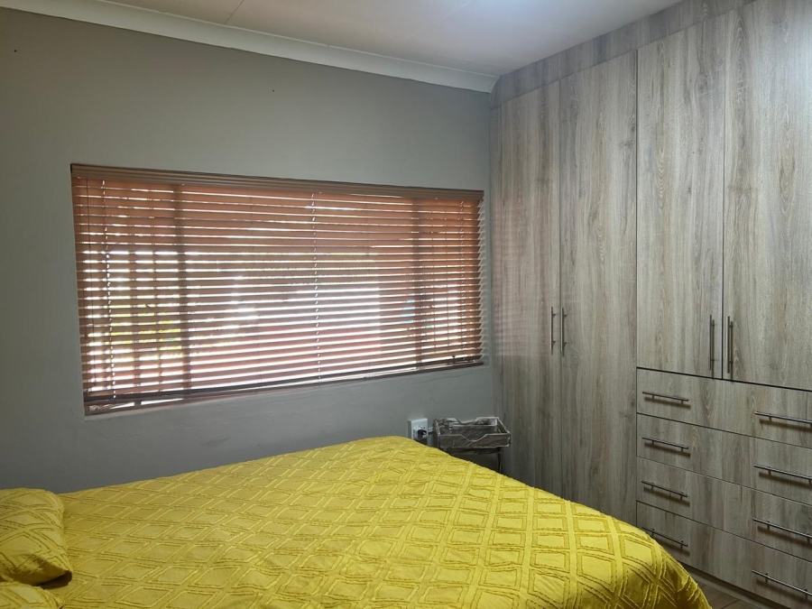 6 Bedroom Property for Sale in Rensburg Gauteng