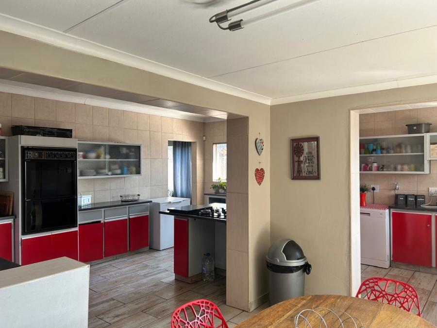 6 Bedroom Property for Sale in Rensburg Gauteng