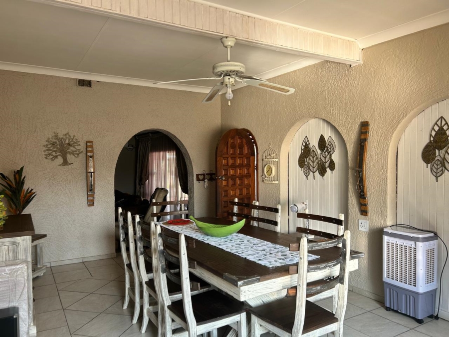 6 Bedroom Property for Sale in Rensburg Gauteng