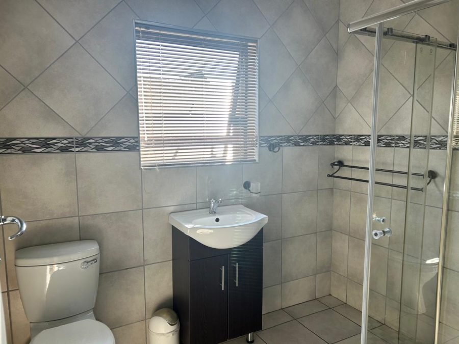 6 Bedroom Property for Sale in Rensburg Gauteng