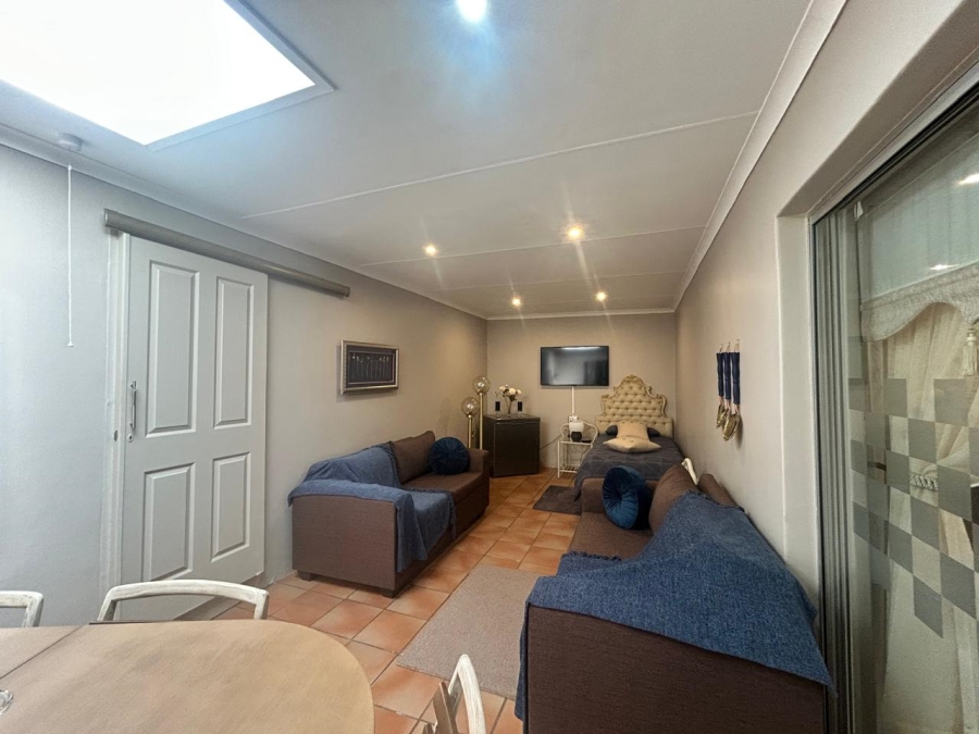 6 Bedroom Property for Sale in Rensburg Gauteng