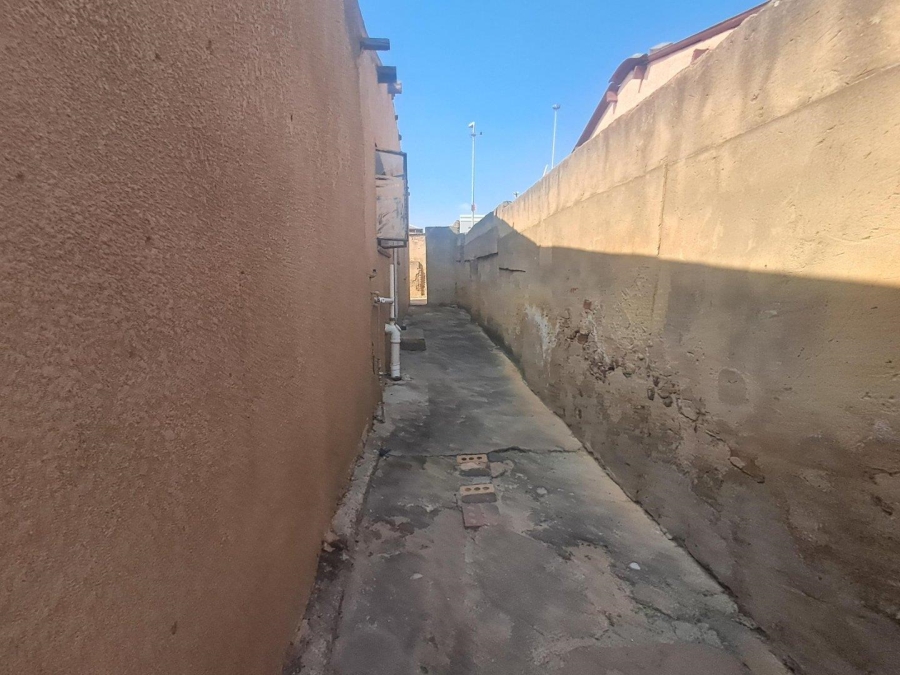 9 Bedroom Property for Sale in Tembisa Gauteng