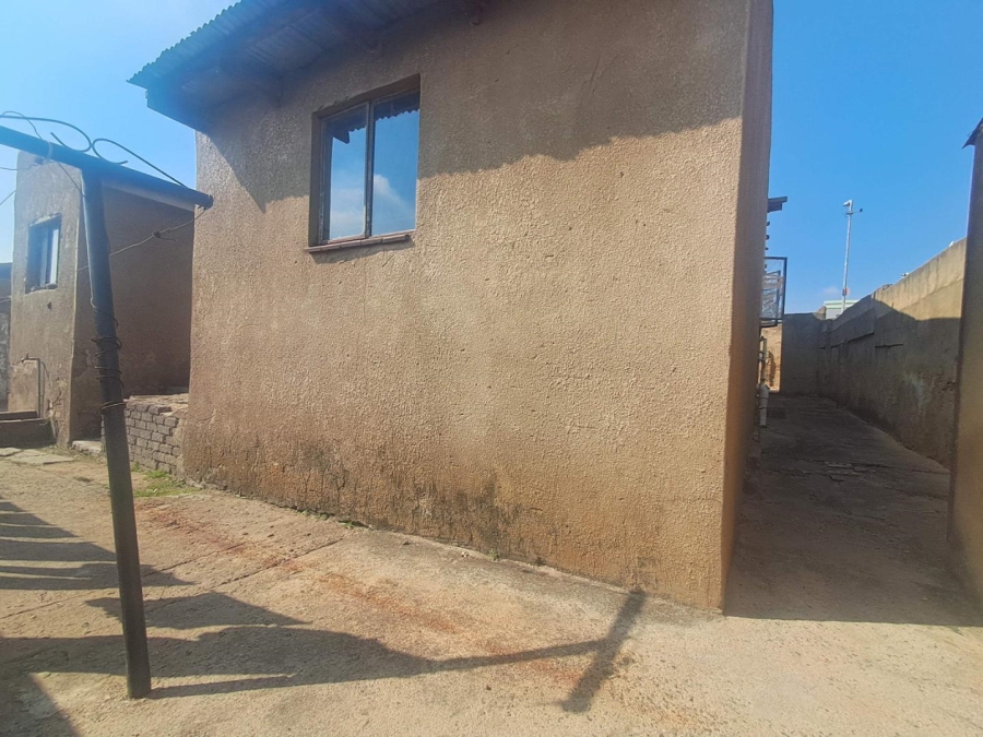 9 Bedroom Property for Sale in Tembisa Gauteng