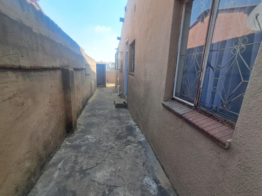 9 Bedroom Property for Sale in Tembisa Gauteng